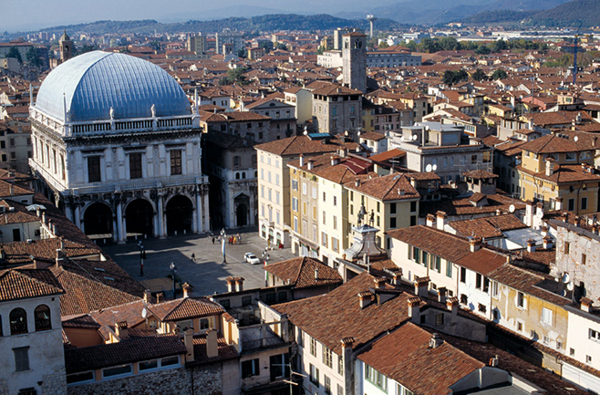 COPERTINA 1.PIAZZA_Loggia_658x433